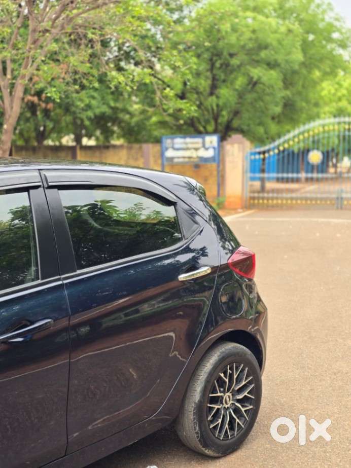 Tata Tiago 1.2 Revotron Xta, 2024, Petrol
