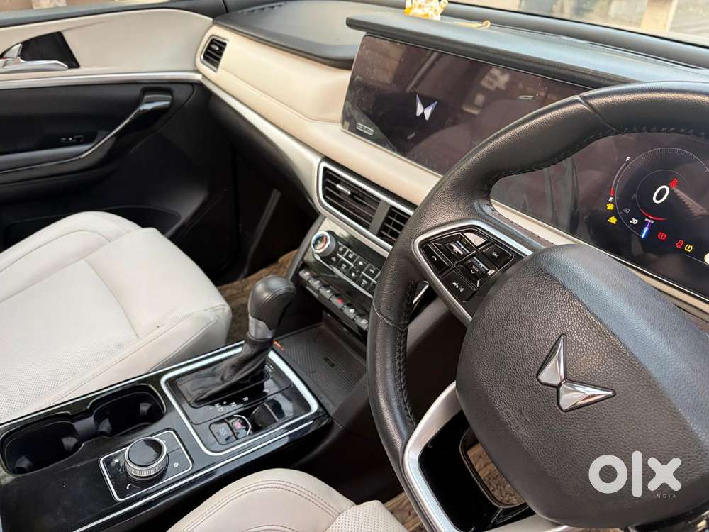 Mahindra Xuv700 2.2 Ax 7 Diesel At Luxury Pack Str, 2024, Diesel