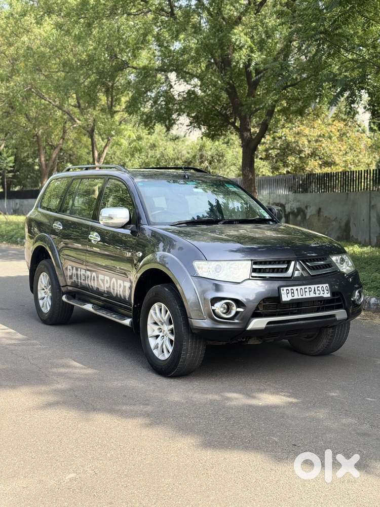 Mitsubishi Pajero Sport 4x2 At Dualtone Blacktop, 2016, Diesel