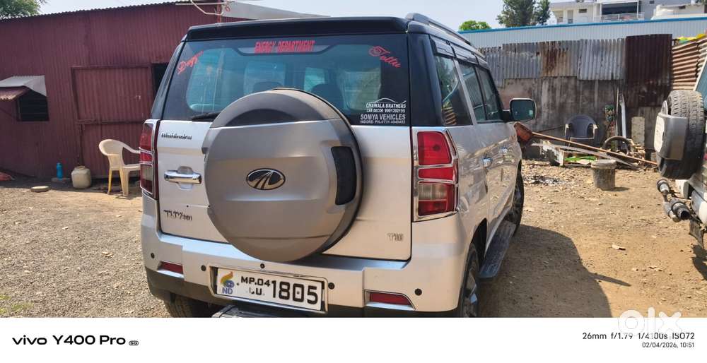 Mahindra Tuv 300 T10 Dual Tone, 2017