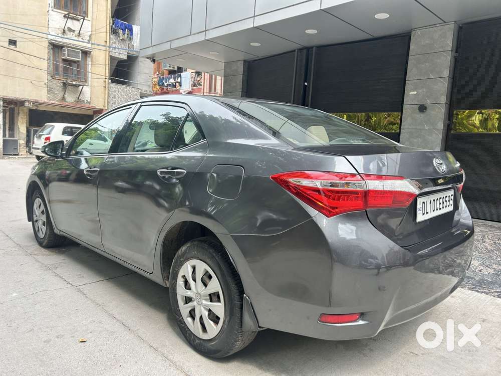 Toyota Corolla Altis 1.8 J, 2015, Petrol
