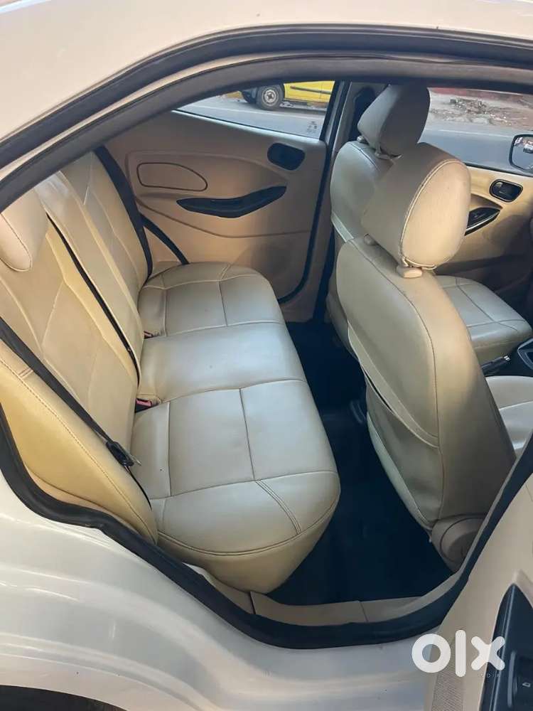 Ford Aspire Titatinium Blu 2018