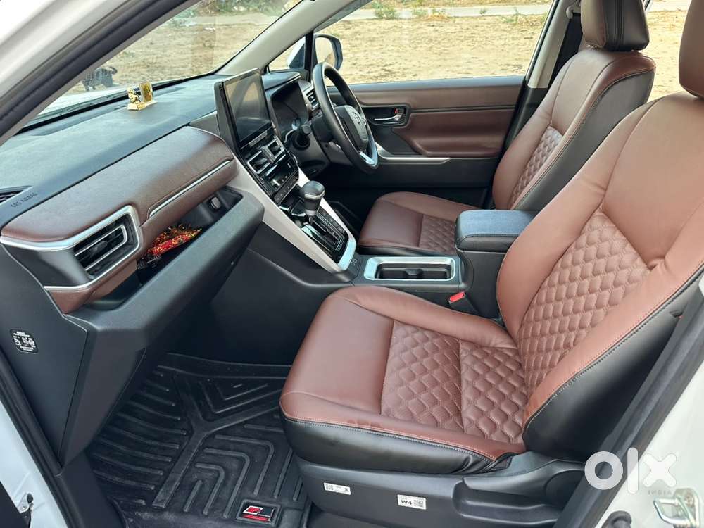 Toyota Innova Hycross Gx(o) - 7 Seater (pearl White & Low Mileage)