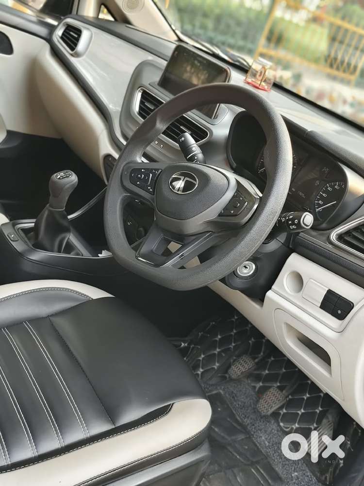 Tata Altroz, 2024, Petrol