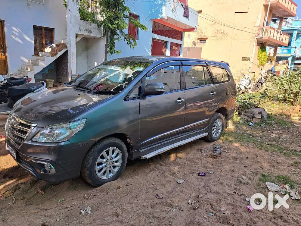 Toyota Innova 2015 Diesel 95000 Km Driven
