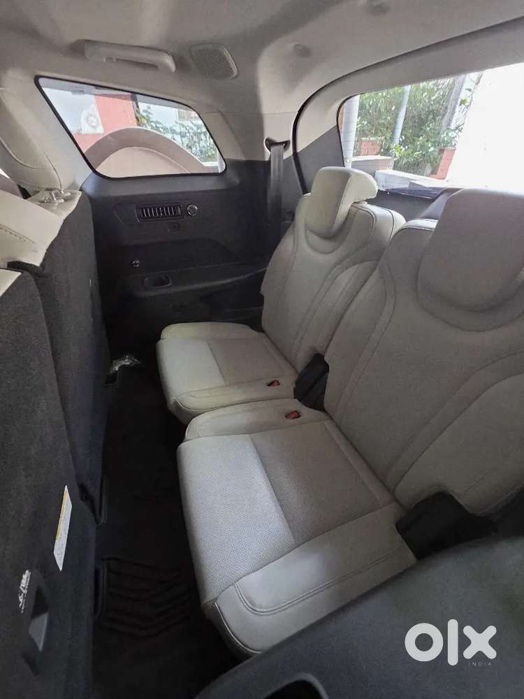 Mahindra Xuv700 Ax7 Luxury Petrol  Single Owner  Only 11,000 Km