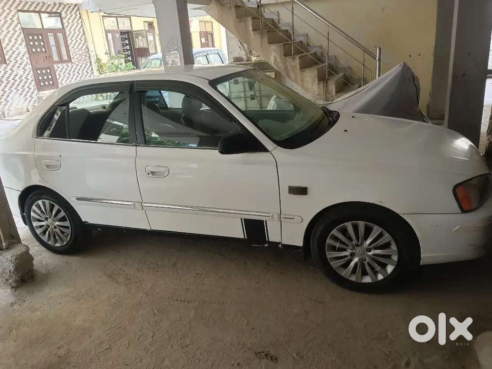 Hyundai Accent 1.5 Gle 2011 Child Ac Cng Pass