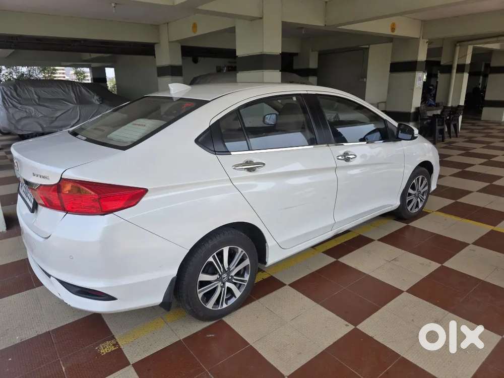 Honda City 2022 Petrol 77000 Km Driven