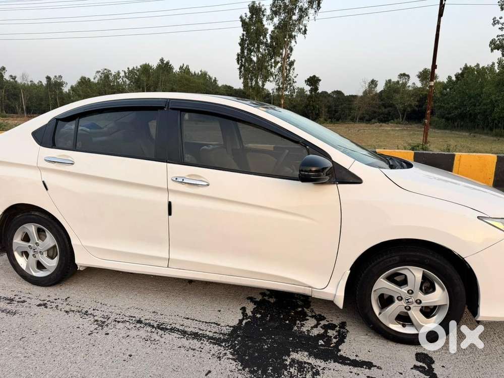 Honda City Cvt Vx I-vtec 2017 Smooth Automatic Well Maintained