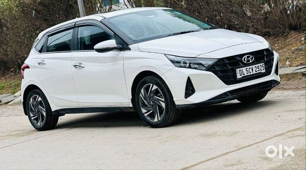Hyundai I20 Asta (o) 1.2 Mt Dual Tone, 2023, Petrol