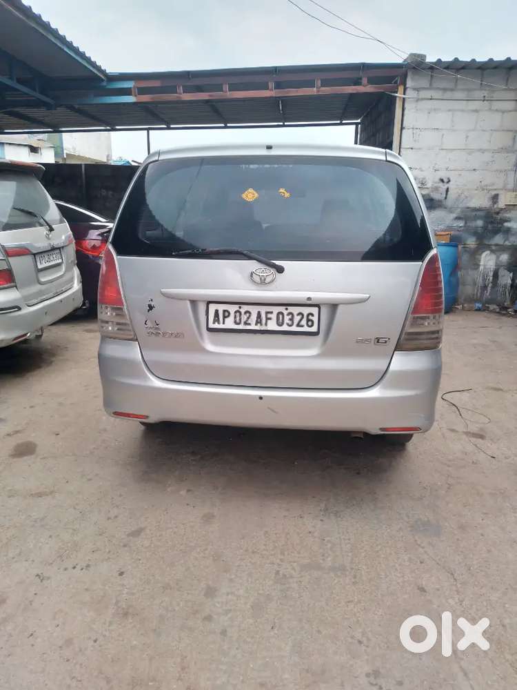 Toyota Innova 2010