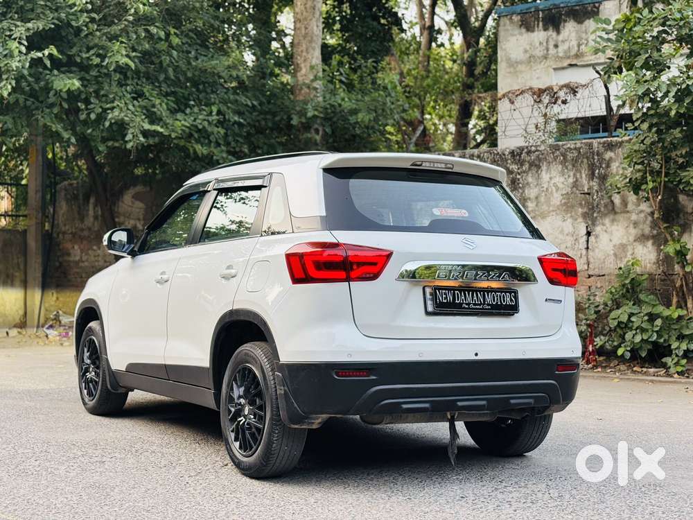 Maruti Suzuki Brezza Vxi At, 2022, Petrol