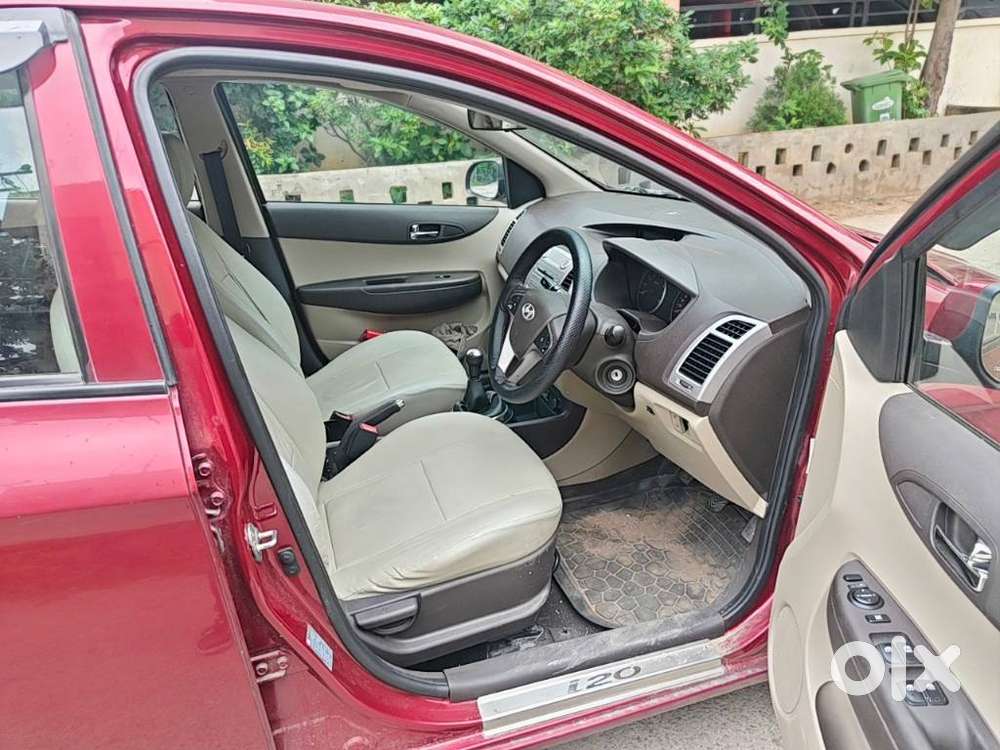 Hyundai I20 Sportz 1.2 Bs-iv, 2010, Petrol