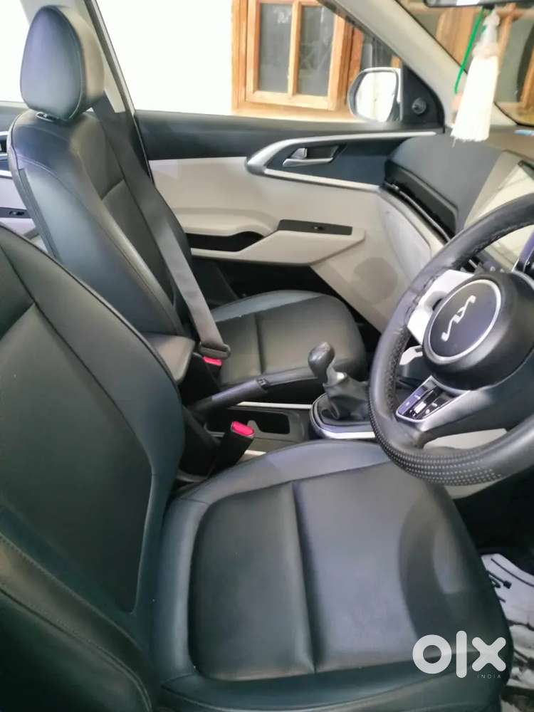 Kia Carens 1.5 Premium 2023