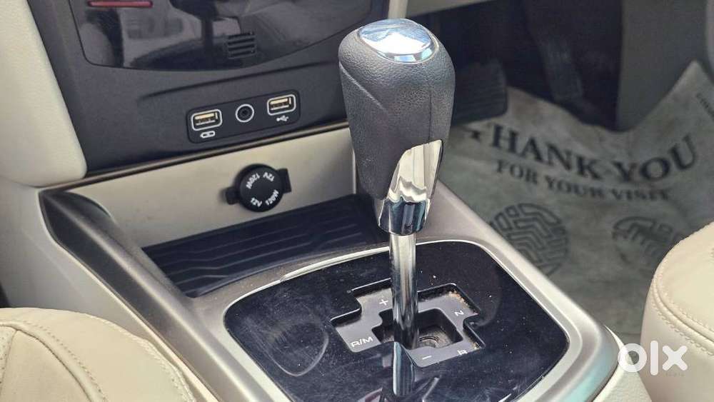 Mahindra Xuv300 W8 (o) 1.5 Diesel Amt, 2024, Diesel