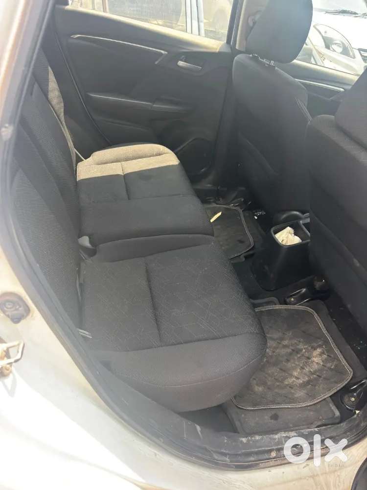 Honda Jazz 1.2 Vx Cvt I-vtec In Elegant White Color - 32,000 Km