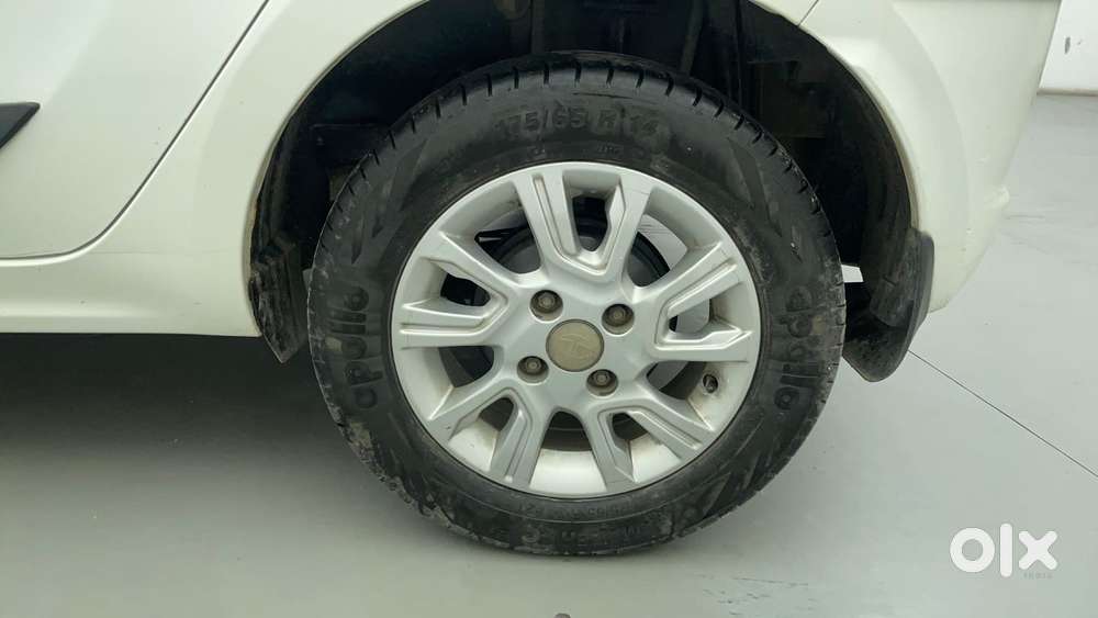 Tata Tiago Xza, 2018, Petrol