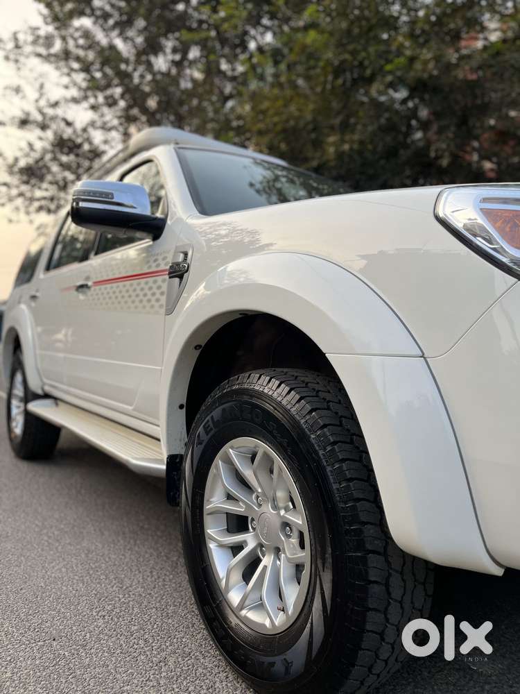 Ford Endeavour 3.2 Titanium At 4x4, 2014, Diesel