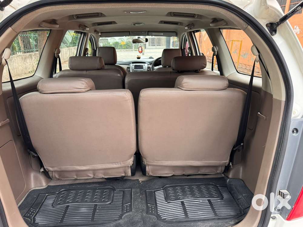 Toyota Innova 2.5 G (diesel) 7 Seater Bs Iv, 2015, Diesel