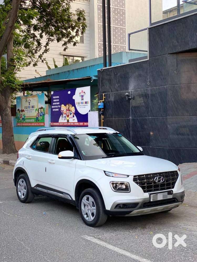 Hyundai Venue 1.2 S Plus, 2022, Petrol