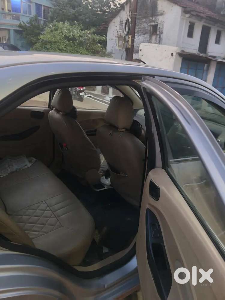 Ford Aspire Titanium Blu 2017
