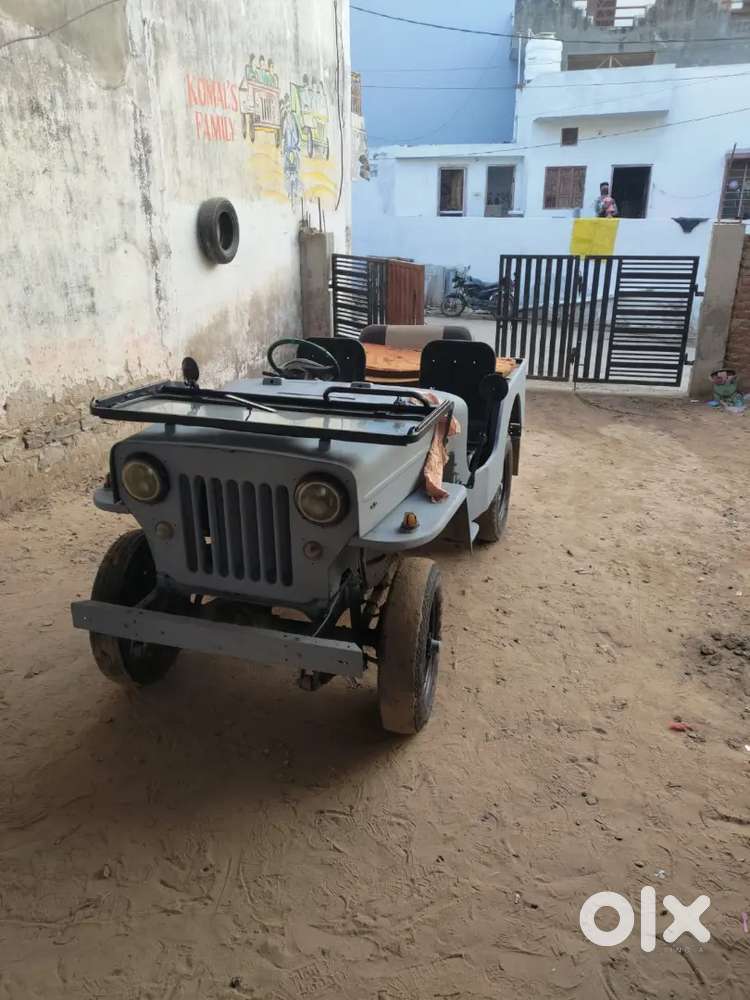 Well Maintain  4wheel Drive Short Jeep Mahindra &mahindra