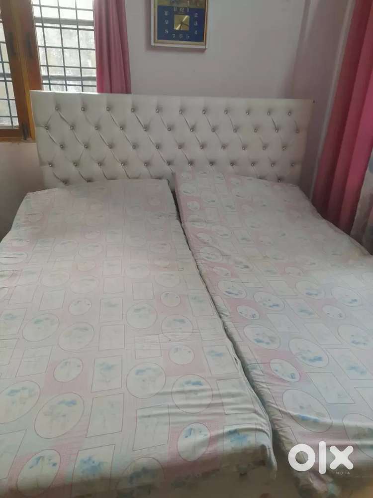 Selling Double bed Mattress, Single 6*4 Bed, 6 seater Dinning table