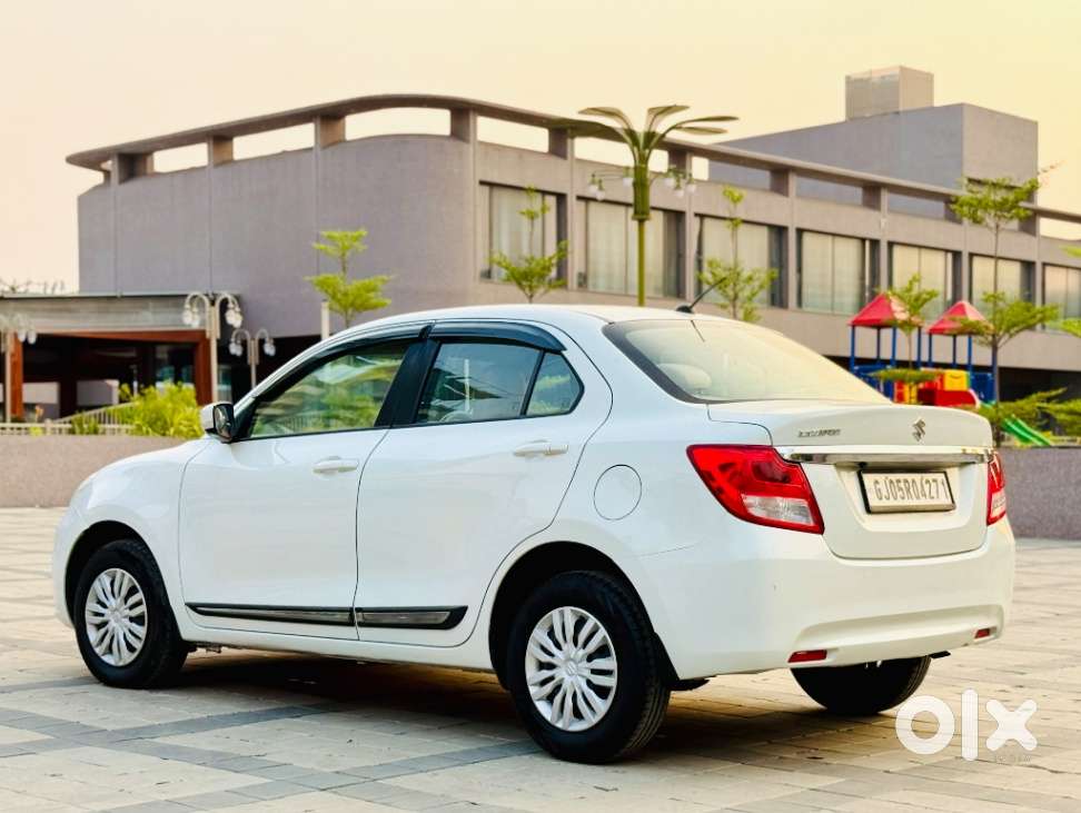 Maruti Suzuki Dzire Vxi Ags, 2022, Petrol