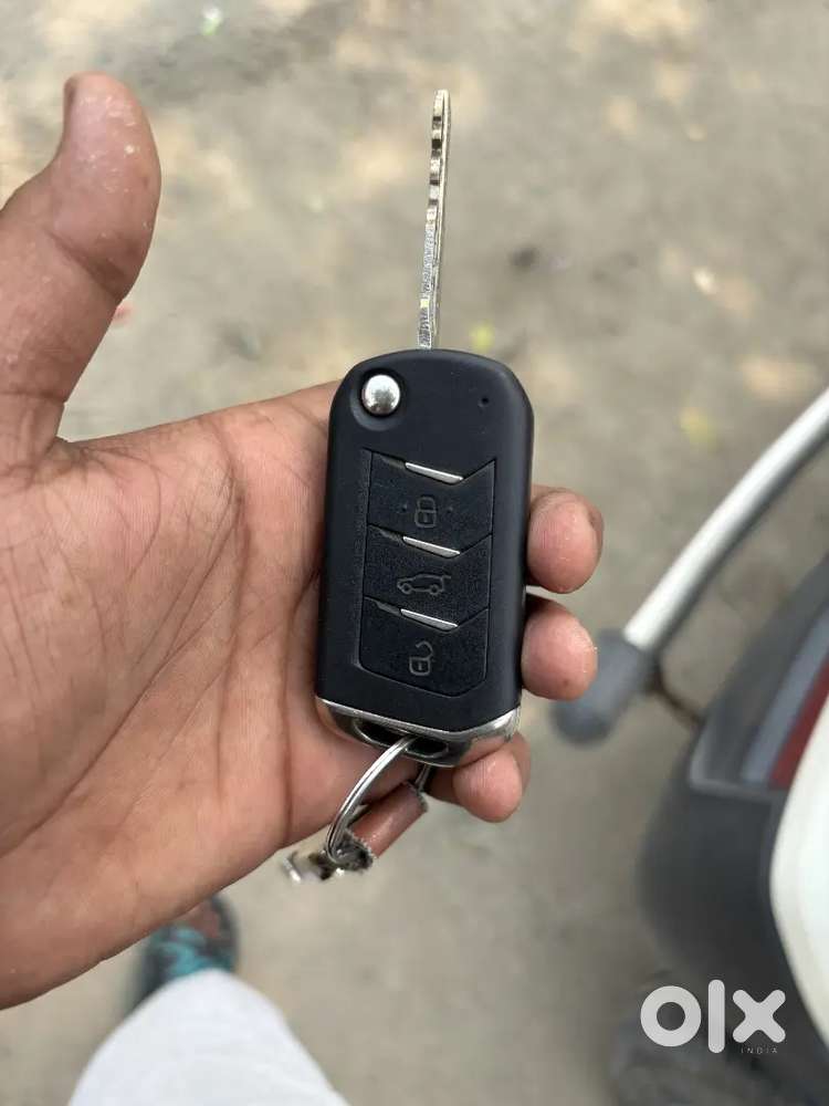 Mahindra Xuv300 2022 Diesel Well Maintained