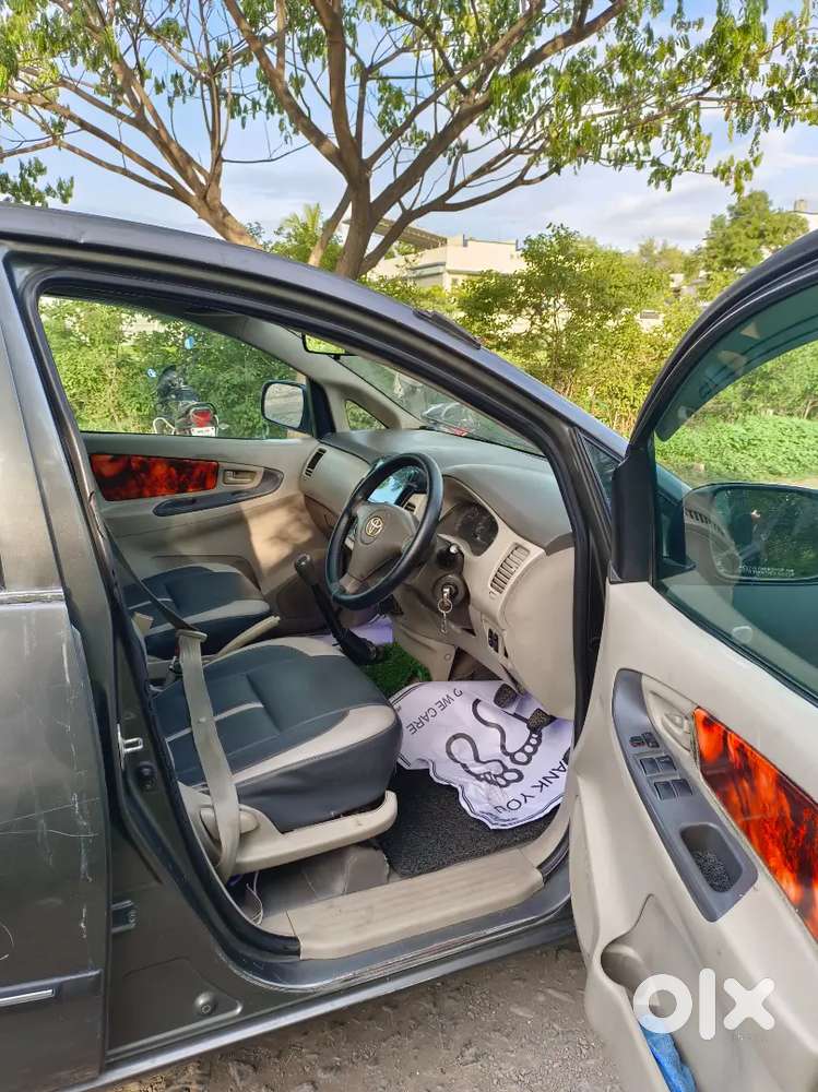 Toyota Innova 2011