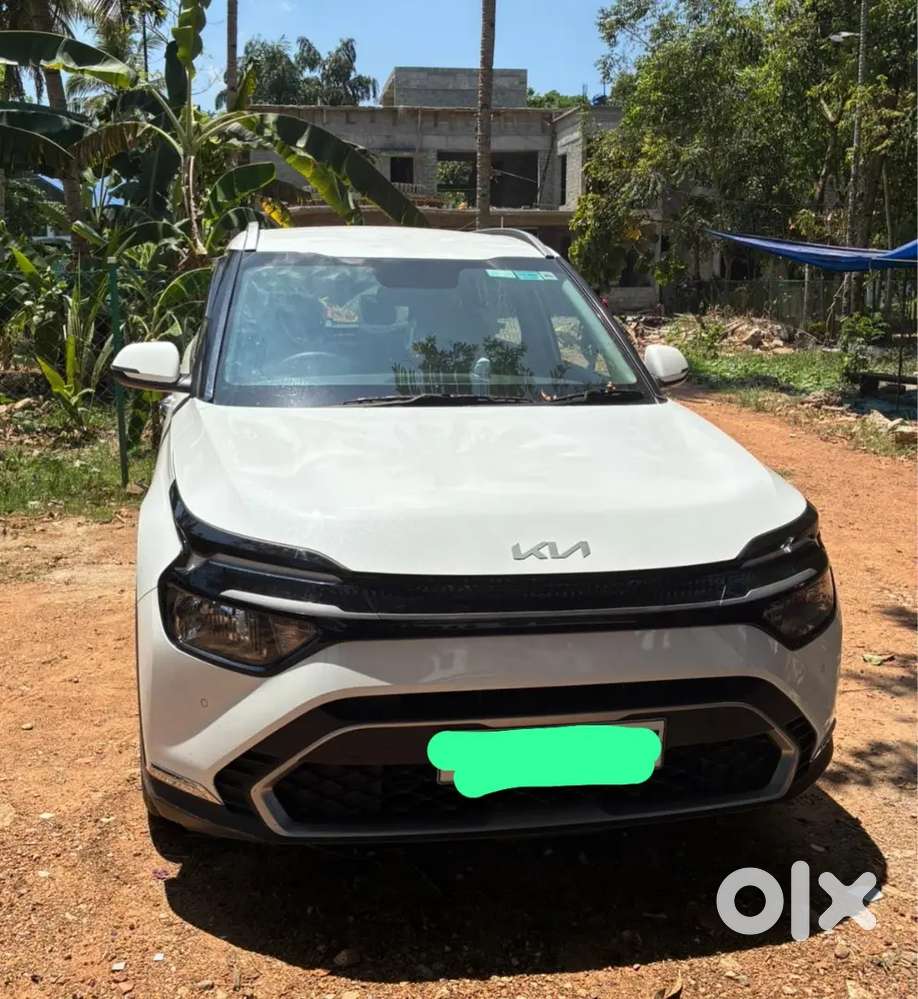Kia Carens 2022 Petrol 8750 Km Driven