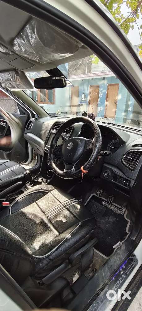 Maruti Suzuki Brezza Zxi 2022