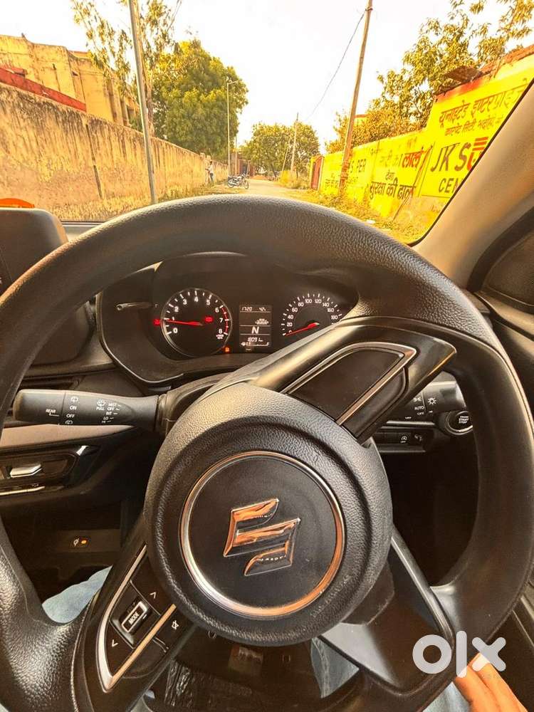 Maruti Suzuki Swift Zxi 2025