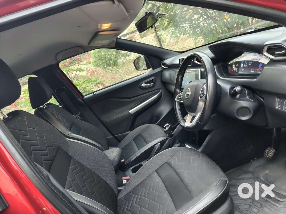 Nissan Magnite 1.0 Xv Premium, 2023, Petrol