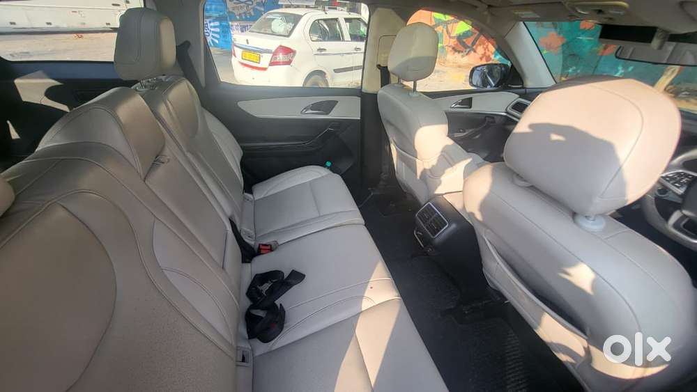 Mahindra Xuv700 2.2 Ax 7 Diesel At Luxury Pack Str, 2023, Diesel