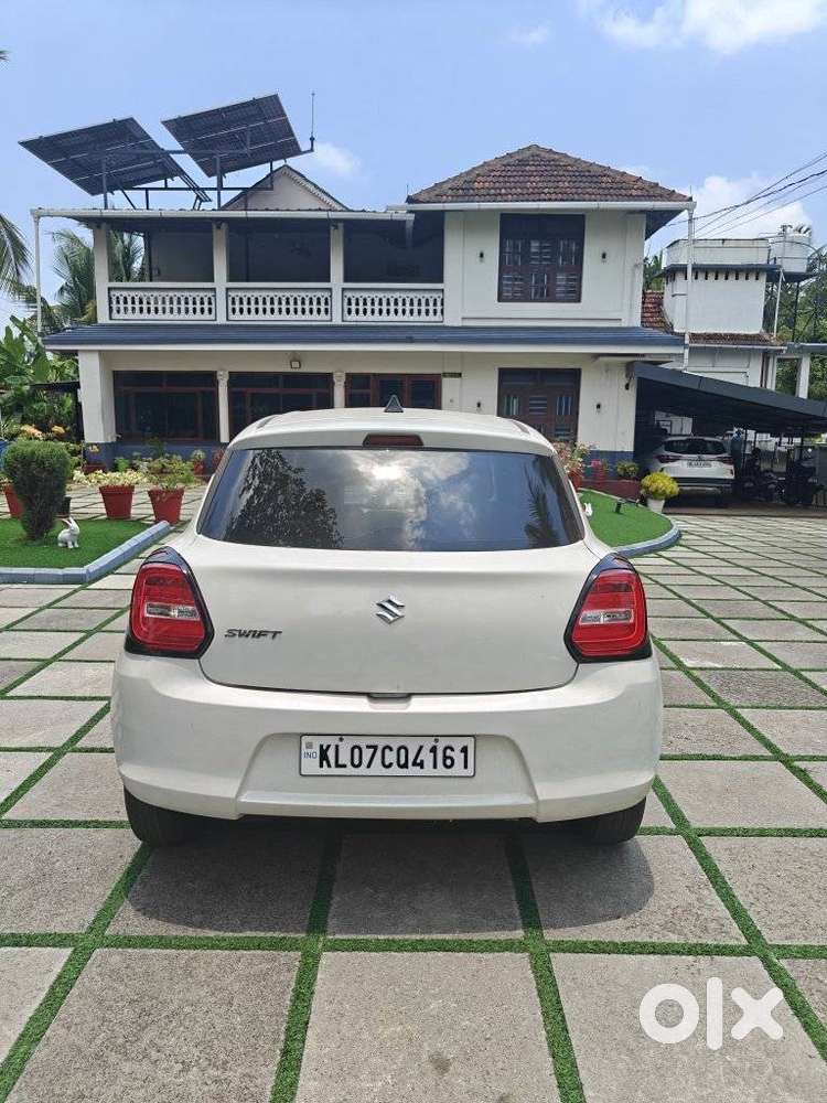 Maruti Suzuki Swift Vxi 1.2 Abs Bs-iv, 2018, Petrol