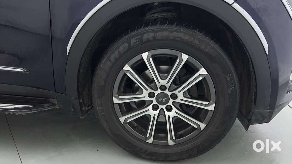 Mahindra Xuv700 2.0 Ax 7 Petrol At Str, 2023, Petrol