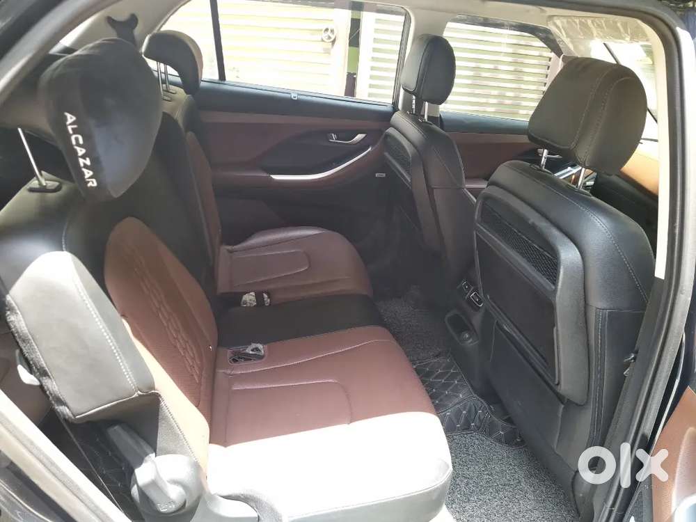 Hyundai Alcazar 2023 Petrol 17500 Km Driven Top Model Petrol Automatic