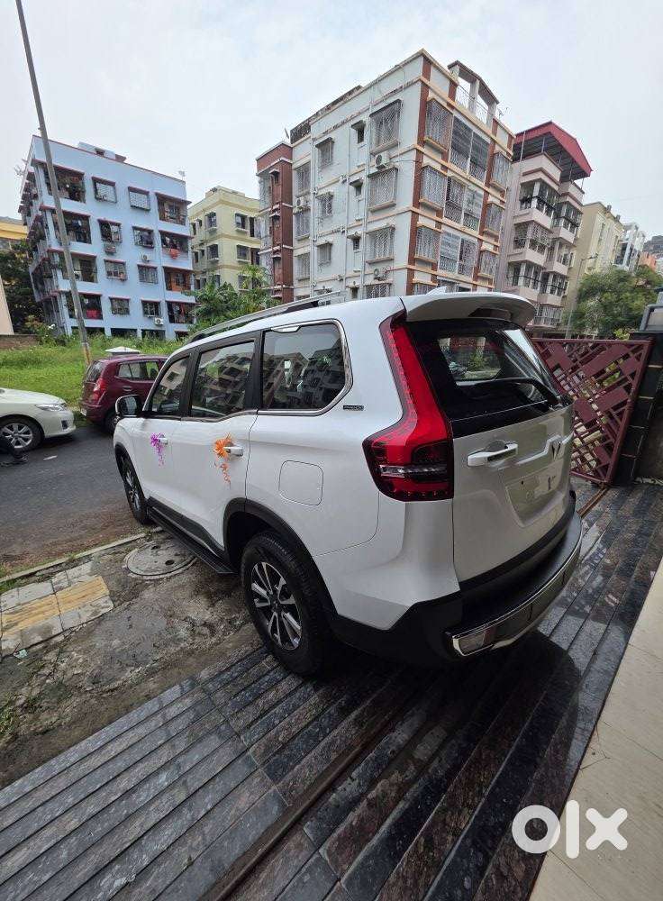 Mahindra Scorpio-n 2.0 Z8 Petrol At 7 Str, 2026, Petrol