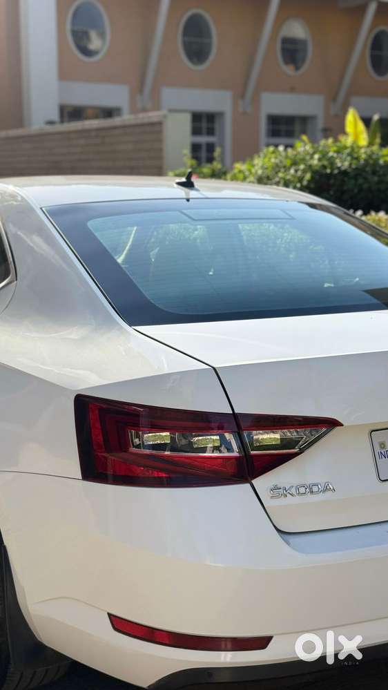 Skoda Superb L&k 2.0 Tdi At, 2017, Diesel