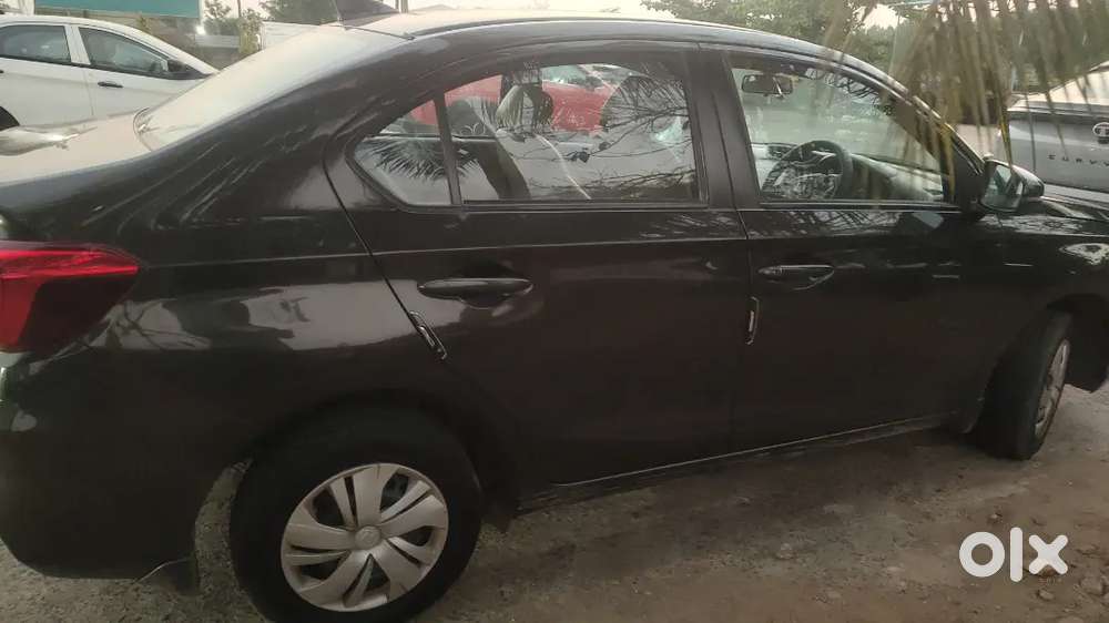 Honda Amaze 2nd Gen 2022 Petrol 52000 Km Driven