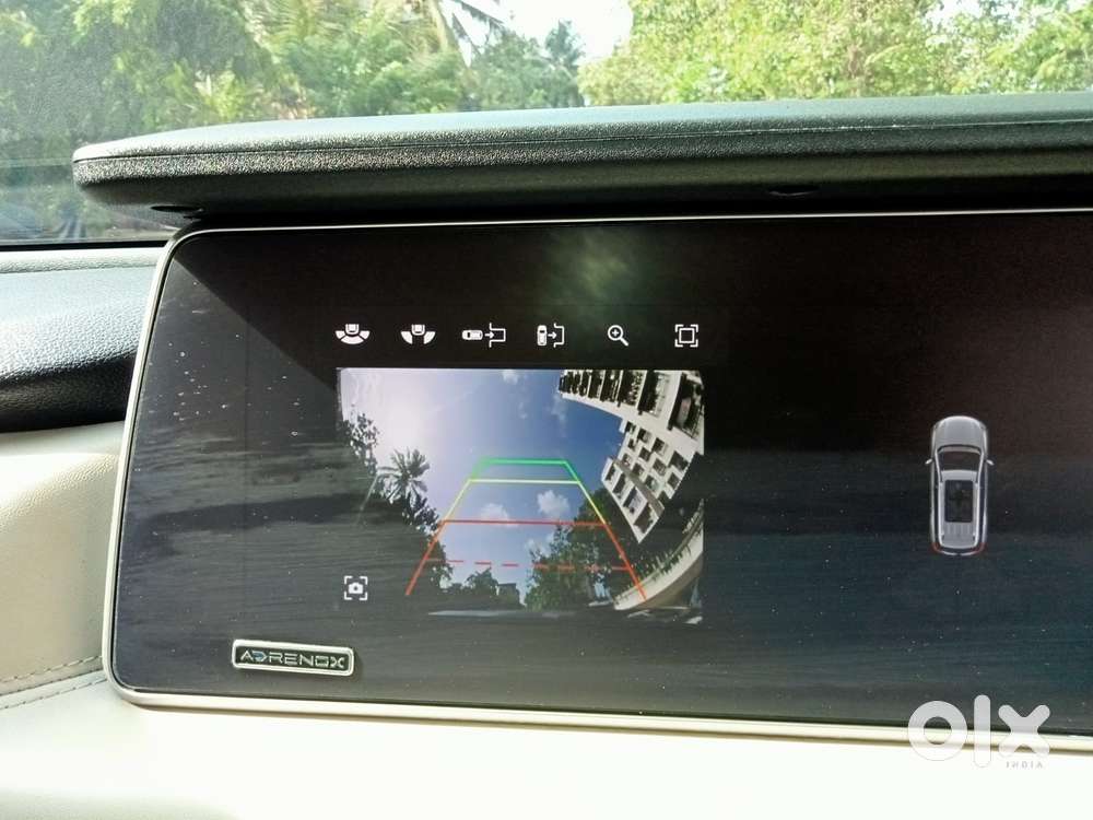Mahindra Xuv700 2.0 Ax 7 Petrol At Str, 2025, Petrol