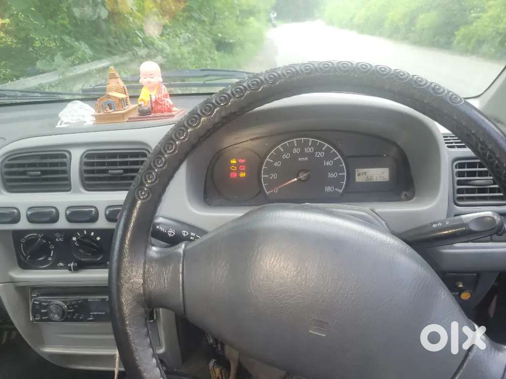 Car Good Condition 2010 Model H 5 Saal Bada Rake H Car Ache H