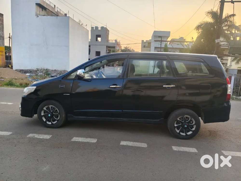 Toyota Innova E4 2.5 G 2016 Diesel 92000 Km Driven