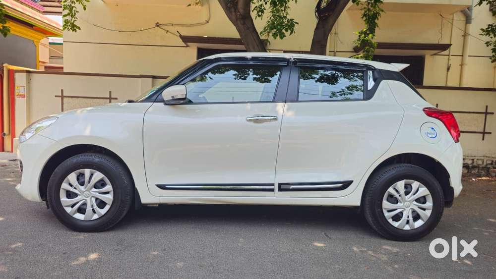 Maruti Suzuki Swift Vxi + Manual, 2023, Petrol