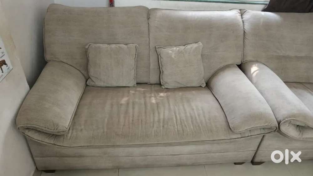 Want to sell 2+2 safa in mint condition with cover