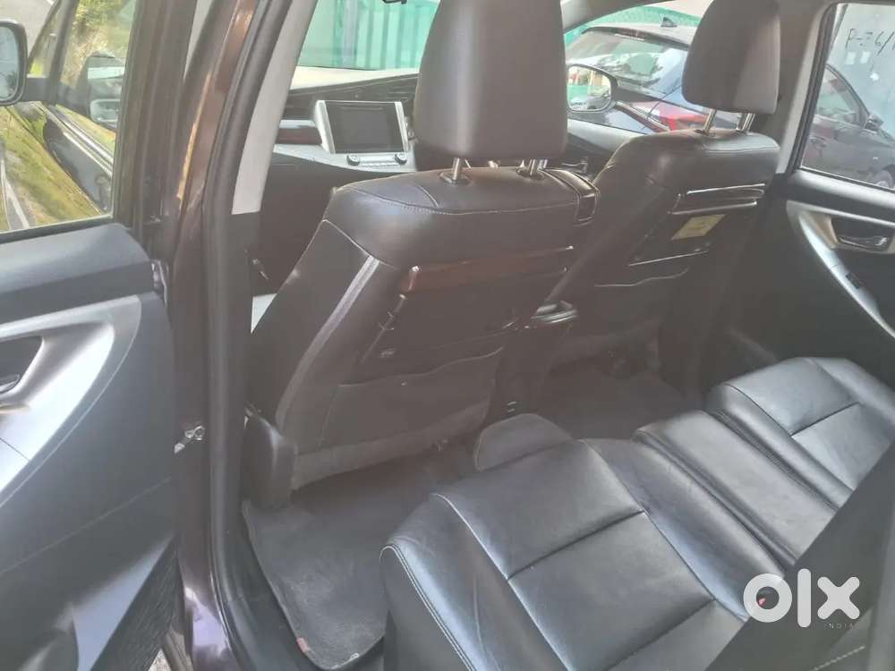 Toyota Innova Crysta 2017 Diesel Manual 115000 Km