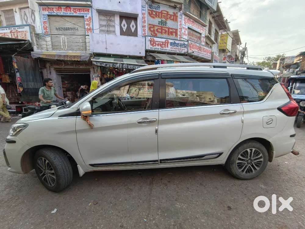 मरूरी सुजुकी की अर्टिगा कार 2024 मोडल 64 हजार किलोमीटर चली हुई