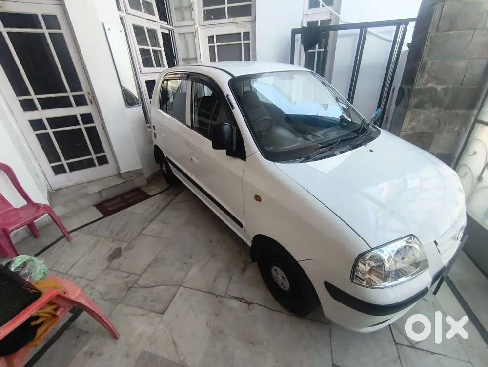 Santro White Scratch Less .