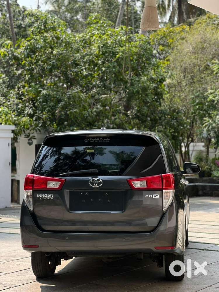 Toyota Innova Crysta 2017 Diesel Well Maintained